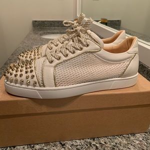 Women’s red bottoms !